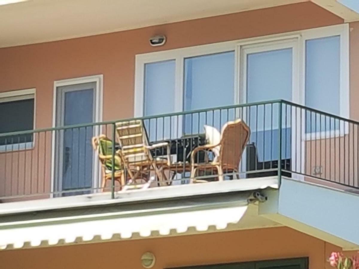 Casa Di Ludovica Appartement Manerba del Garda Buitenkant foto